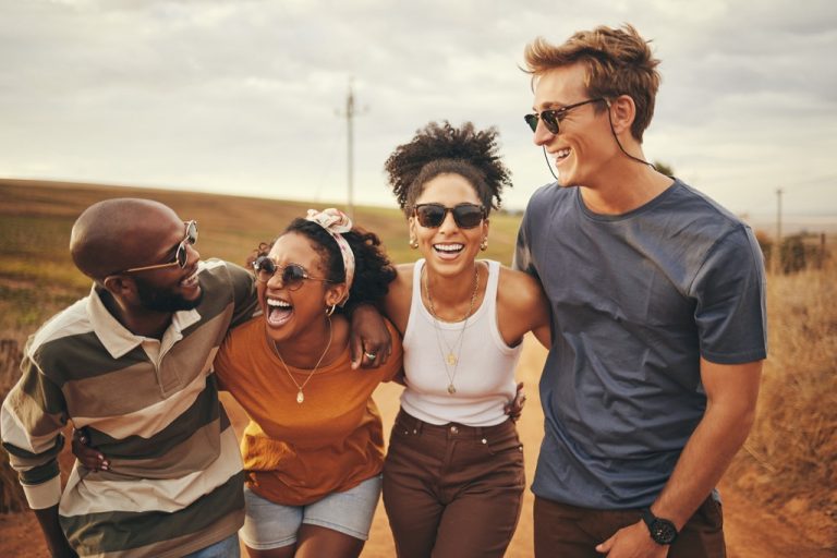 la sonrisa te hace ver mas joven y atractivo